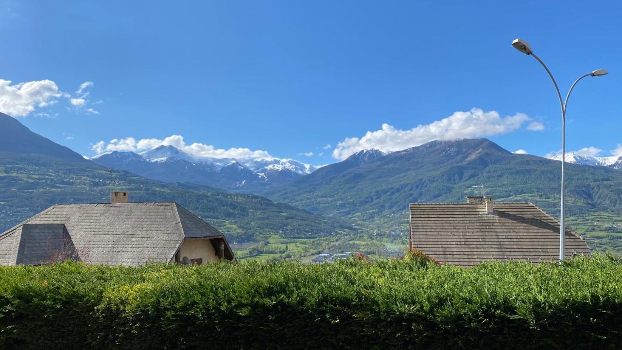 Embrun - Appartement 4/6 Personnes Avec Exterieurs Екстериор снимка
